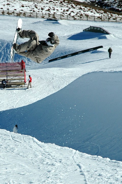 EN KEEENDIZ I BACKEN!. Foto: Linus Krohn. Åkare: Shaun White.