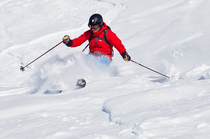 Johan trivs i offpisten.. Foto: Peter Igelhammar. Åkare: Johan Källfelt.
