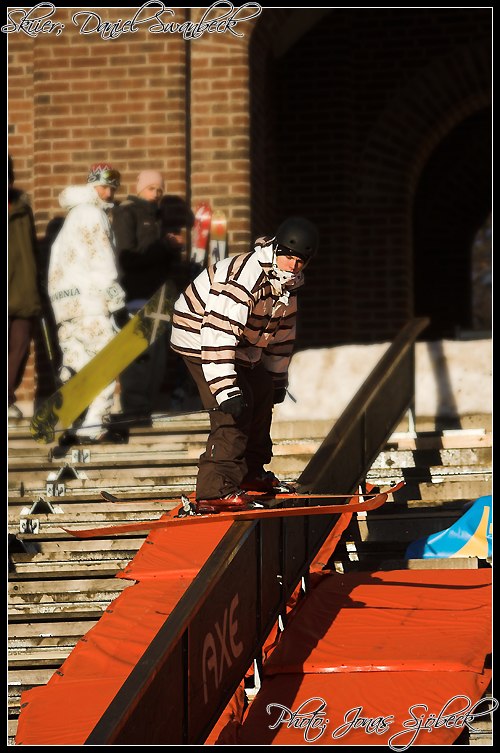 Vattenfall railjam! . Foto: Jonas Sjöbeck. Åkare: Daniel Swanbeck.