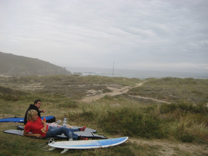 Frukost vid playa de Doniños, Galicien. Foto: Jonatan Svensson. Åkare: Leif Marklund, Jonatan Svensson.