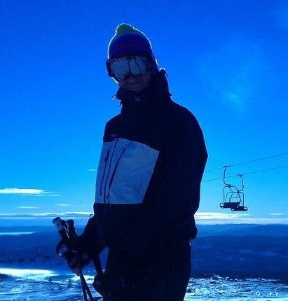 Norefjell, bluebird mitt i februari 2011. Åkare: Peter Kocic.
