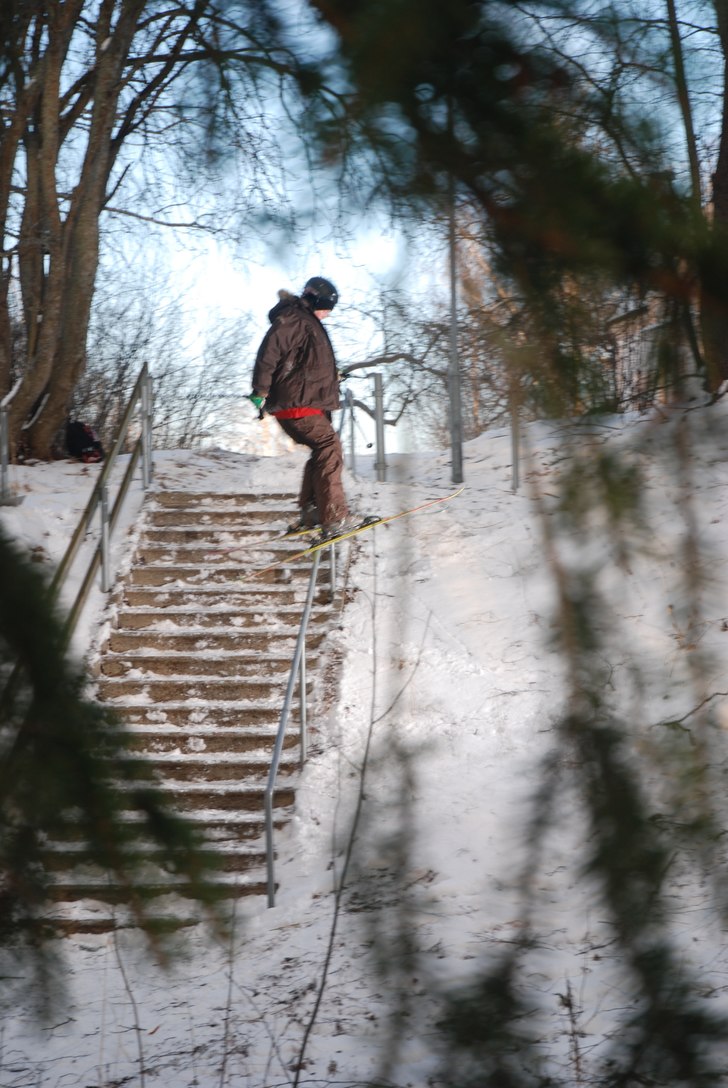handräcke vid jägarvillan. Foto: Mange Karlsson. Åkare: Axel Fältström.