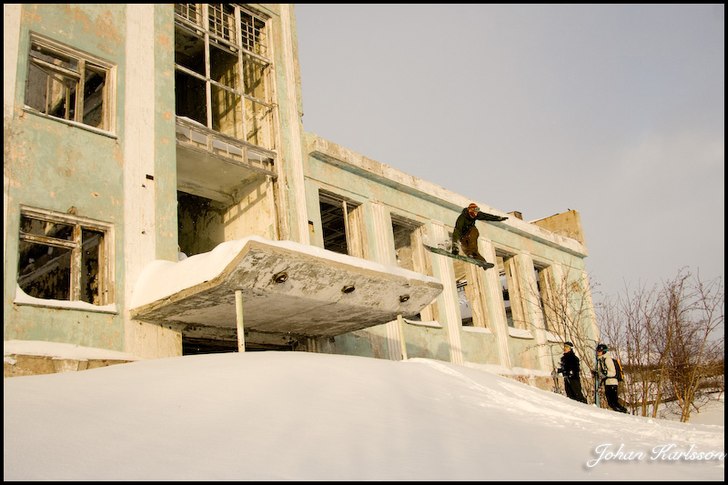 Lekte lite i en övergiven byggnad innan det var d. Foto: Johan Karlsson.