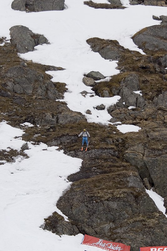 Foto: Johan Hellman. Åkare: Brice Rollet betalar inte för sina skidor..