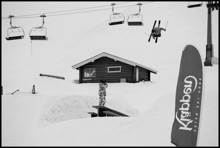 Lite hopp... Foto: Andreas Timfält. Åkare: Johan Lilja.