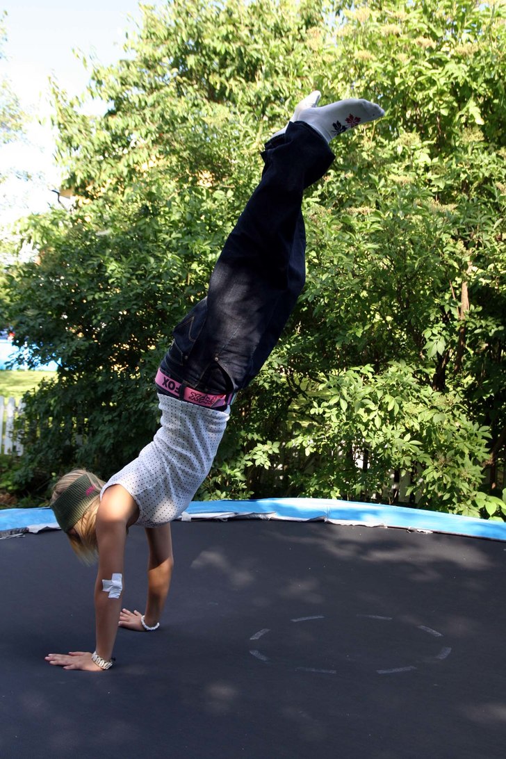 jag är spänstig. Foto: Carl Alm Djerf. Åkare: Mikaela Isaksson.