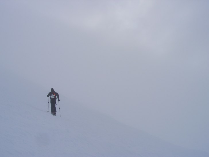 En vanlig topptur i svenska fjällen.... Foto: Jakob Mjöbring. Åkare: Magnus Bäcklund.
