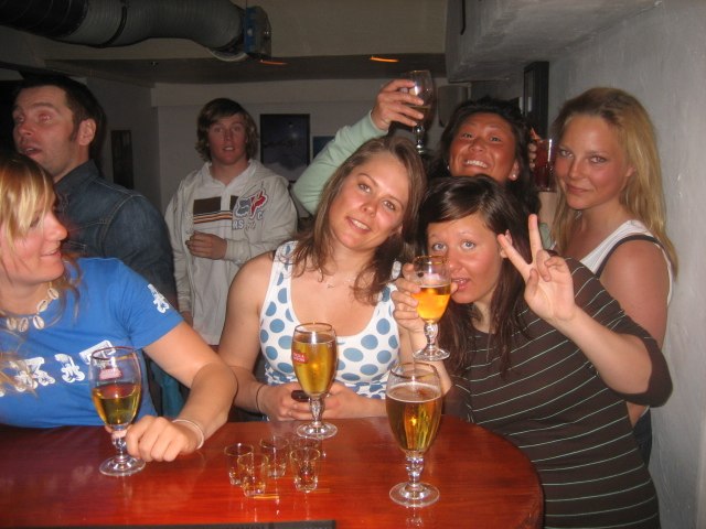 Foto: linus i baren.. Åkare: tori oeymar, tonje lyssand, jennie lindahl, jessica andersson och tove..