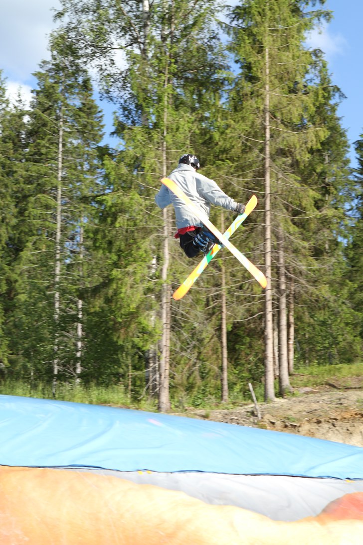 Foto: John Nilsson. Åkare: Adrian Sjöstrand.