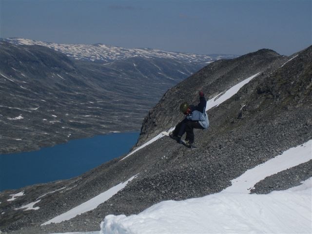 Fs 3 på en kick i Stryn.. Foto: Okänd. Åkare: Oliver Åberg.