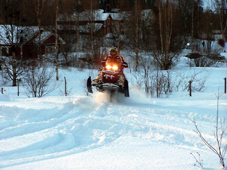 Ute o leker :) . Foto: Vinne. Åkare: Hannah.