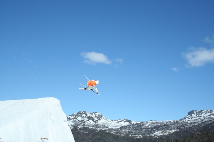 sw. cork 9 high-mute. Foto: Chaoz productions. Åkare: meg(Fridtjof Fredricsson).