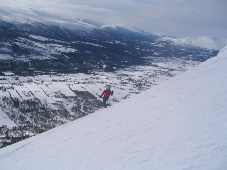 Topptur ved Oppdal. 30 cm pudder, og sol!. Foto: Kristian. Åkare: Meg.
