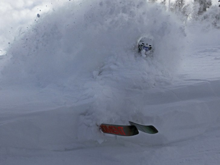 70-90cm nytt Utah Pow under natten!!.... Foto: Robert Hortlund. Åkare: Henrik Liljeqvist.