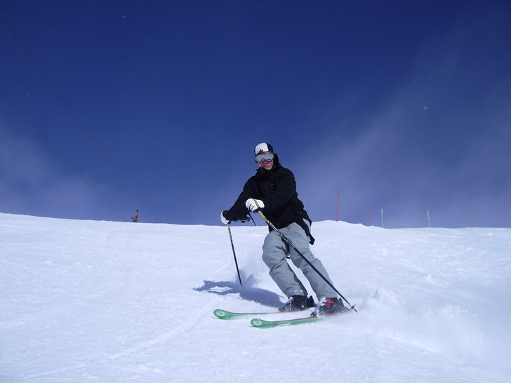 En vanlig dag när man glider ner för backen!!!!. Foto: Farsan. Åkare: Andreas Sköld.