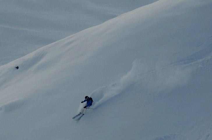 Kästles testeam var i Zürs, vi också givetvis :. Foto: Mattias Carlson. Åkare: Filip Lindwall.
