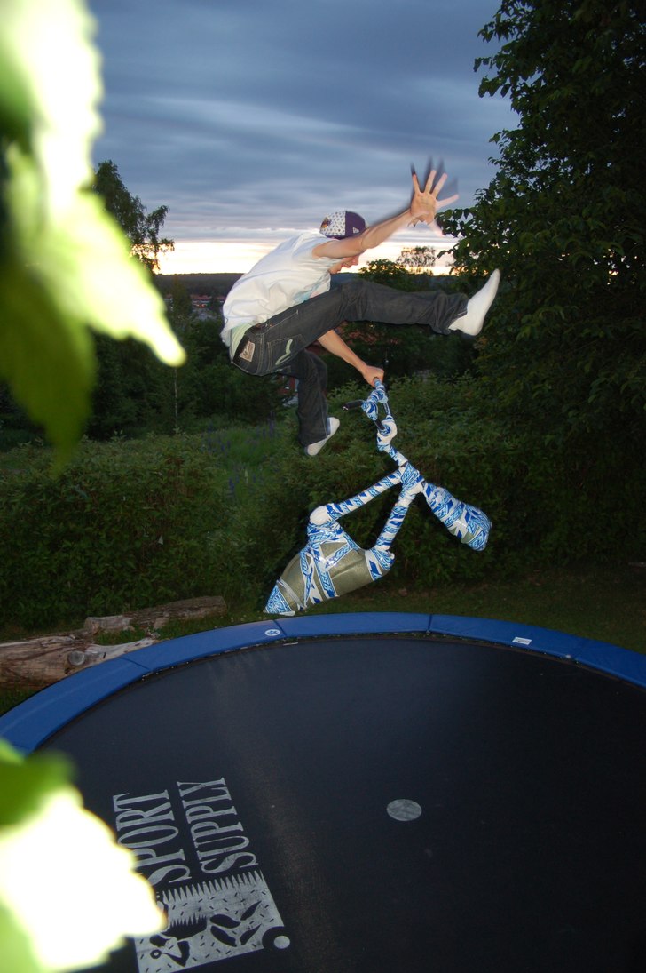 Cykel utan däck och massor av handduk!. Foto: tysk. Åkare: hagberg.