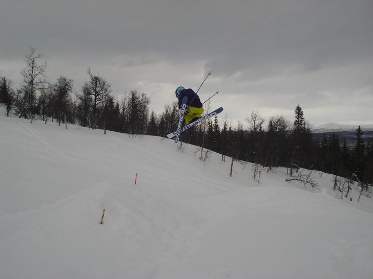 5asnurr handpåläggning som fart sen. Foto: j0nas sundwall. Åkare: olle karlsson.