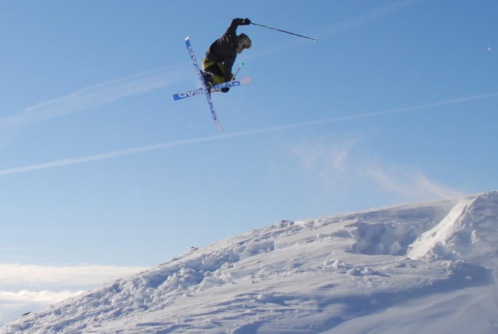 Mute i backcountry hopp. Foto: Torkel Rein. Åkare: Joshua Roxendal.
