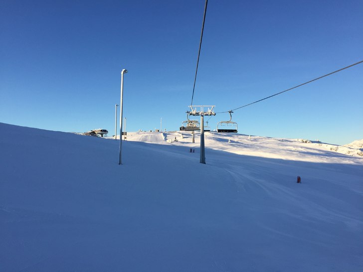 5 cm nysnø
-6 på toppen, -8 i bunn. Flotte forho.