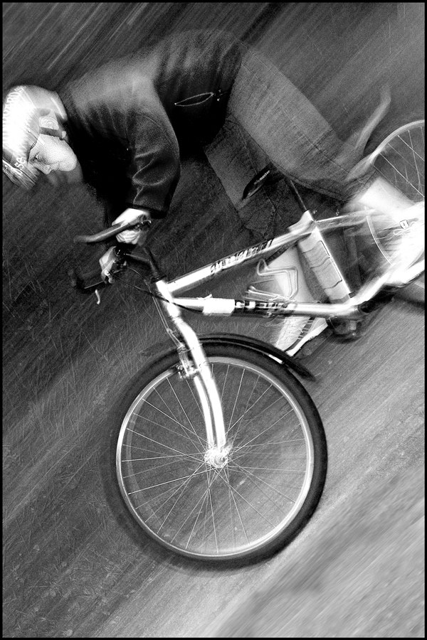 Erik Rockberg, 8 år, i full fart nedför sluttnin. Foto: Ola Rockberg. Åkare: Erik Rockberg.