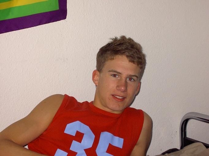 Jag chilalr hos Tobbe.... Foto: Tobias Hudin. Åkare: Per Svalvik.