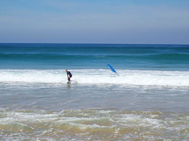 Lite sent taget kort, men fick en go våg hela vä. Foto: Joakim Ahlgren. Åkare: Emil Rydell.