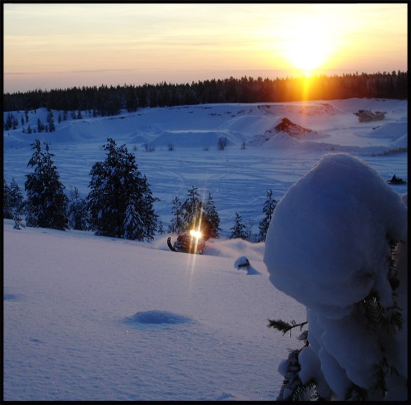 Mycke snö vare! ;)

synd bara att alles skoter . Foto: Simon Pontér. Åkare: Alexander Öhman.