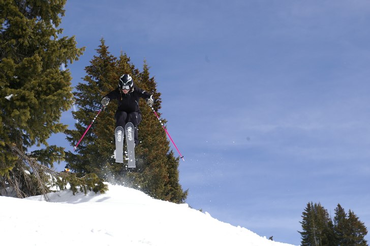 backcountry hopp en solig dag.... Foto: Maria Lundin. Åkare: Anna-Karin Johansson.