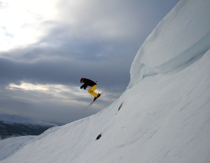 jocke droppar. Foto: Erik. Åkare: Jocke.