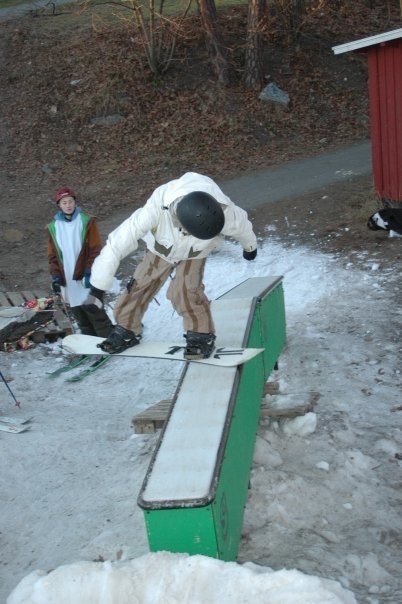 boardslide. Åkare: Albin.
