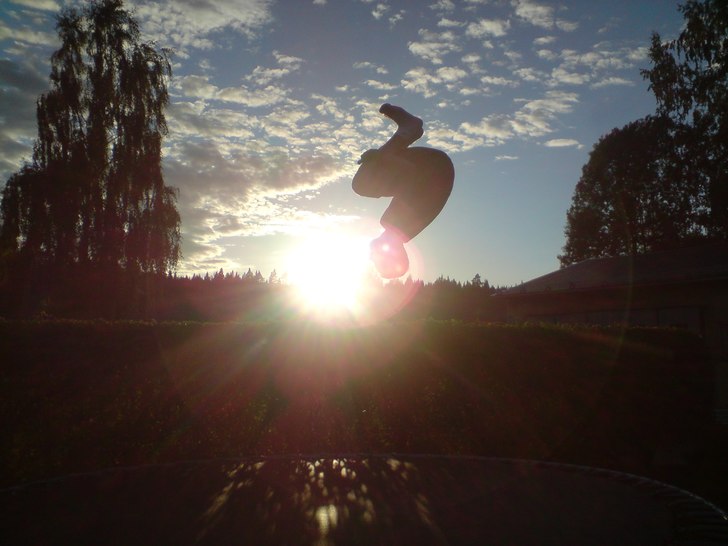 Jag backflip :). Foto: Hannes. Åkare: Emil.