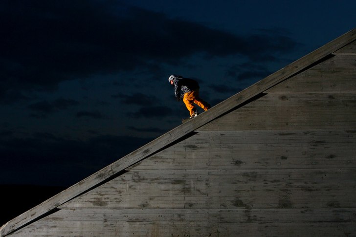Tagen runt halv 10 på kvällen under en filmshoot. Foto: Johan Ståhlberg. Åkare: Återkommer med det, Kille från Österrike.