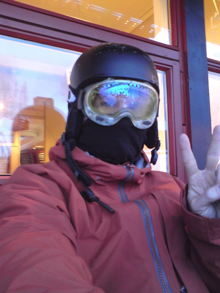 precis innan liftarna öppar, nere vid 8-stolen i . Foto: Kalle Nilsson. Åkare: Kalle Nilsson.