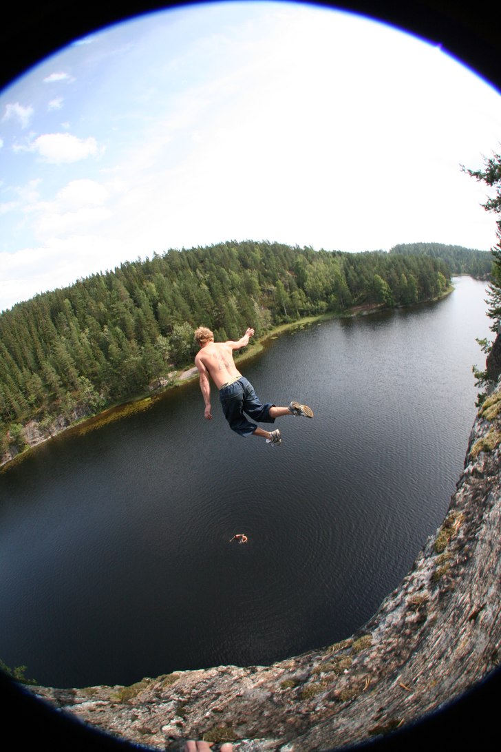 klipphopp 22 meter. de ä bara o hoppa för ner ko. Foto: gonzo. Åkare: lars-åke kranyz.