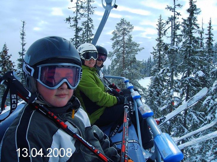 Stolsliften MärtaExpress vid Lindvallen Sälen. Foto: Niclas Åslund. Åkare: Ludvig Vickie Alexander Åslund.