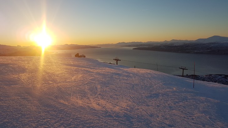 Nok en fin dag i Narvikfjellet!
Vi er åpen fra 17.