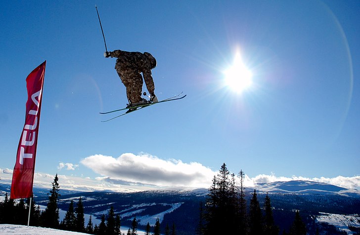 I röda linjen. Foto: Erik Sandegård. Åkare: Gustav Sandegård.