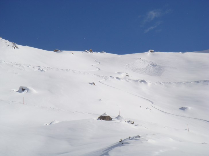 Premiär för de nya skidorna, Völkl Mantra, på . Foto: Håkan Cervin. Åkare: Håkan Cervin.