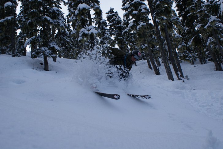 två svängar efter gav korsbandet vika. Foto: Ola Jonsson. Åkare: Niclas Lundberg.