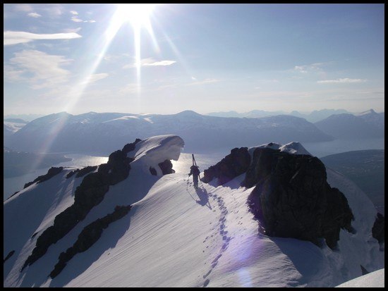 På den trevliga västkammen på Sofiatind.. Foto: Mattias Skantz. Åkare: Lars Collin.