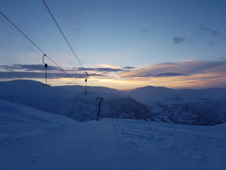 Laurdag 25 mars
Laurdag kl 06.30 er det -3 grader,.