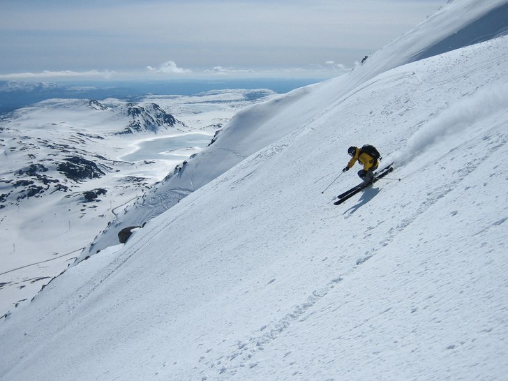 Gaustatoppen en helt vanlig dag i maj..... Foto: Tina Mårlind. Åkare: David Nellbeck.
