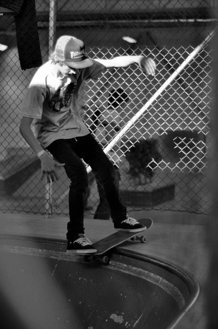 Dåligt ljus i hallen, men ett jävla ljus lyste i. Foto: Johan Carlsson (jag). Åkare: Rasmus Petersson.