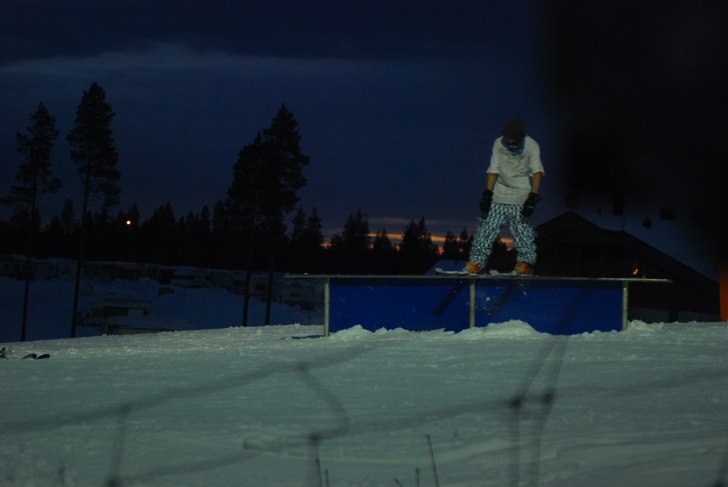 fin bakgrund ; ) . Foto: sebastian torneus. Åkare: jimmy larssaldo.