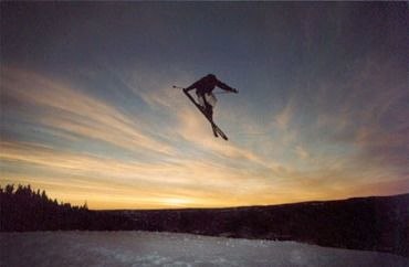 Jump. Foto: Bjørn Amund Enebo. Åkare: Eirik Weldingh.