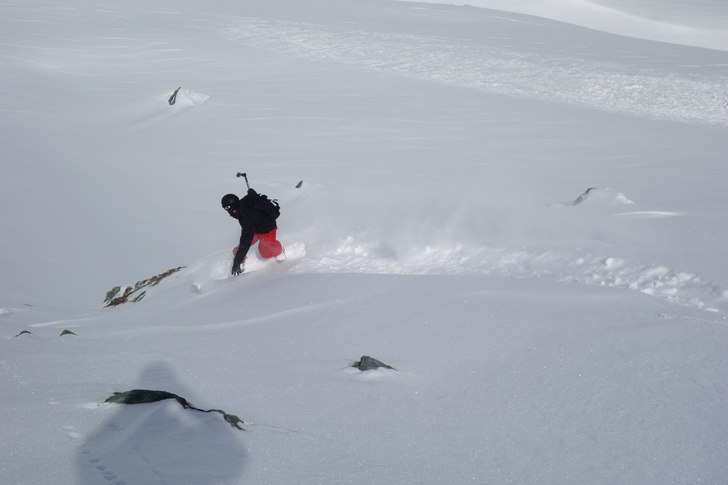 Vi hittade en nedfart i en ränna som var helt oå.