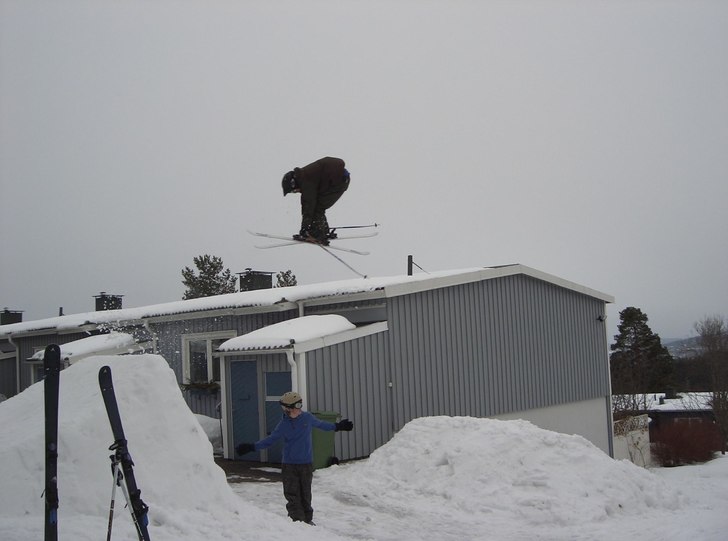 byggde hopp innan allt smälte bort!:P. Foto: breppa. Åkare: jag.