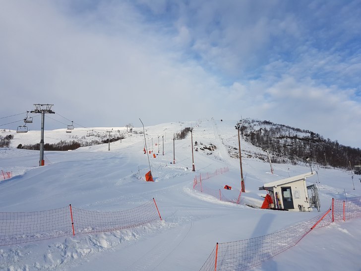 Påskeaften 
Påskeaften kl 7 er de på Strandafje.