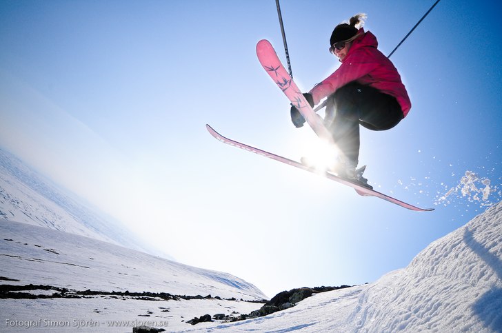 Foto: Simon Sjörén www.sjoren.se. Åkare: Lina Heinevik.